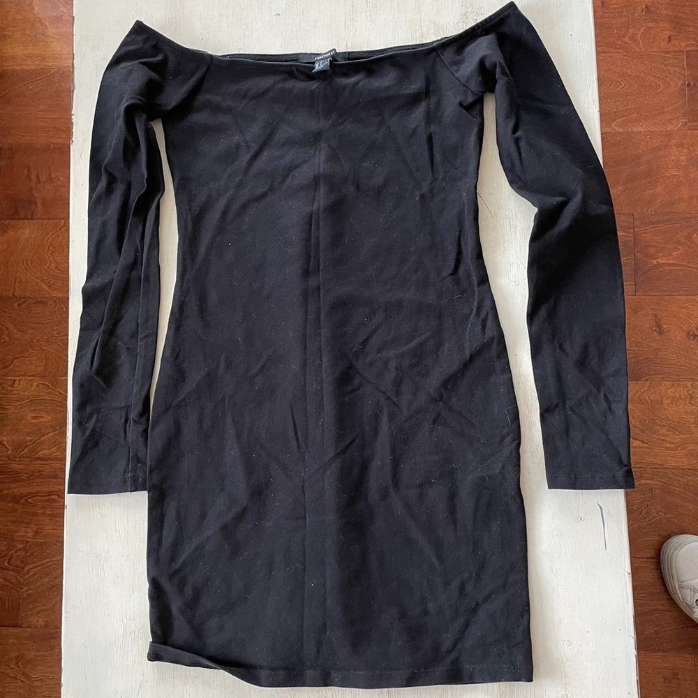 Long sleeve off the shoulder body con dress